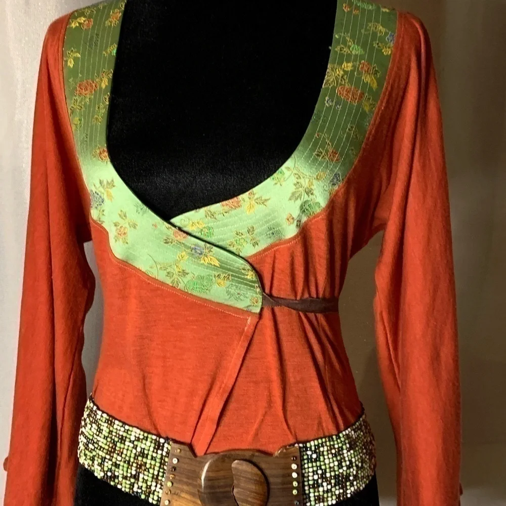 Belt - Handcrafted Beaded 2” Wide Elastic Belt Wood Hook Clasp‌‌‌‌‌‌‌‌‌ - Picture 5 of 6